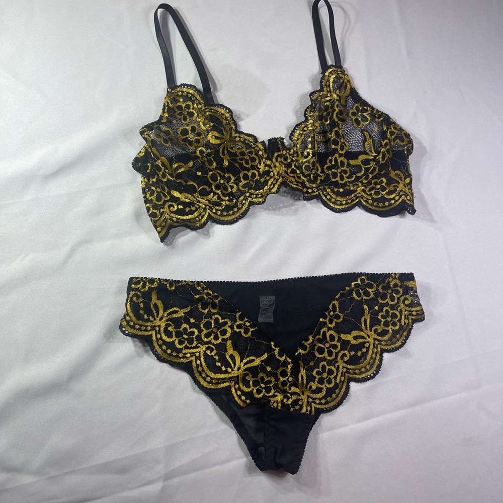 Elegant Black and Gold Lace Lingerie Set